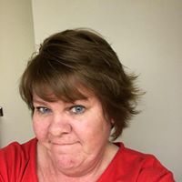 Julie Lindsay Photo 9