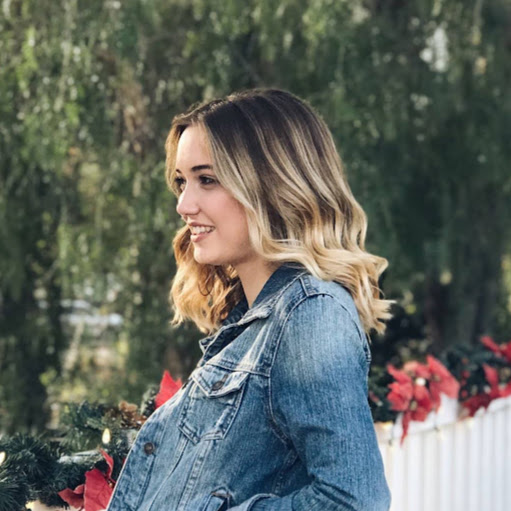 Caroline Howe Photo 31