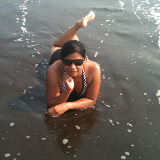 Yesenia Villanueva Photo 7