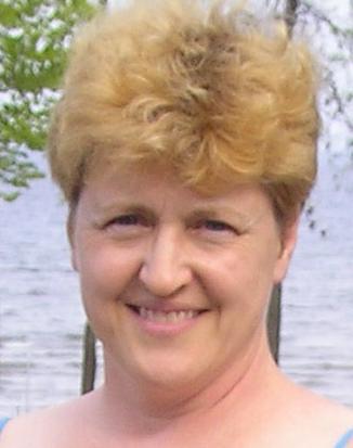 Elizabeth Richards Photo 11