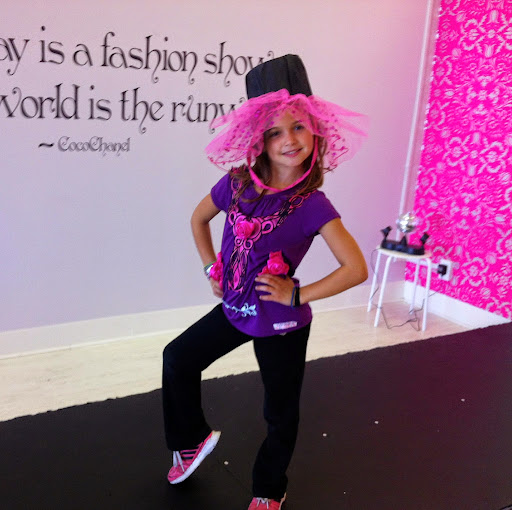 Tabatha Harris Photo 9