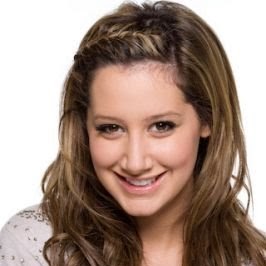 Caitlin Mclean Photo 16