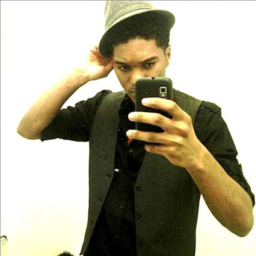 Derrick Hampton Photo 17