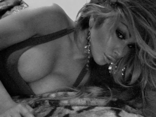 Eva Howell Photo 13