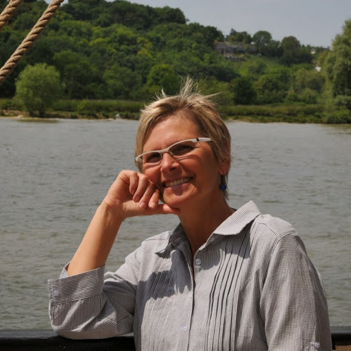 Catherine Hamel Photo 8