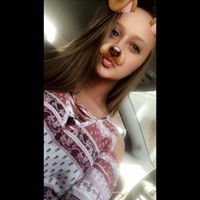Elizabeth Sanders Photo 32