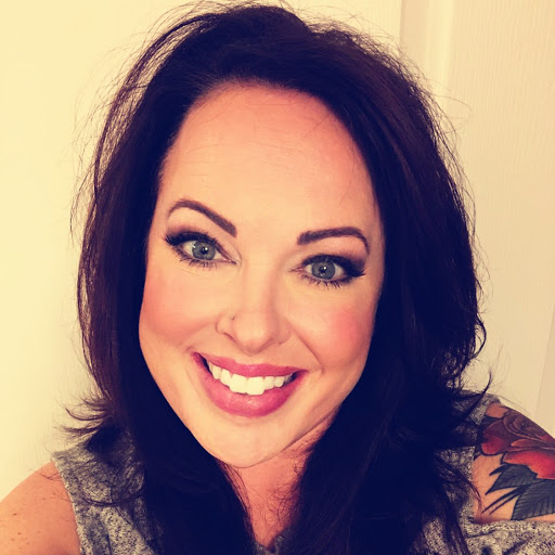 Holli Collins Photo 5