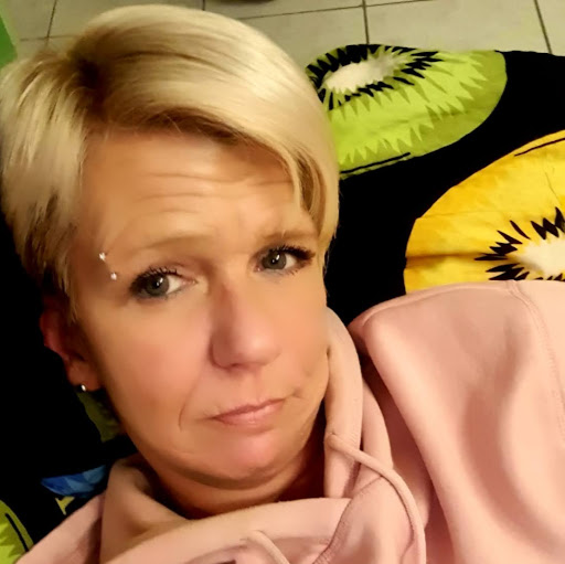 Stefanie Thomas Photo 29