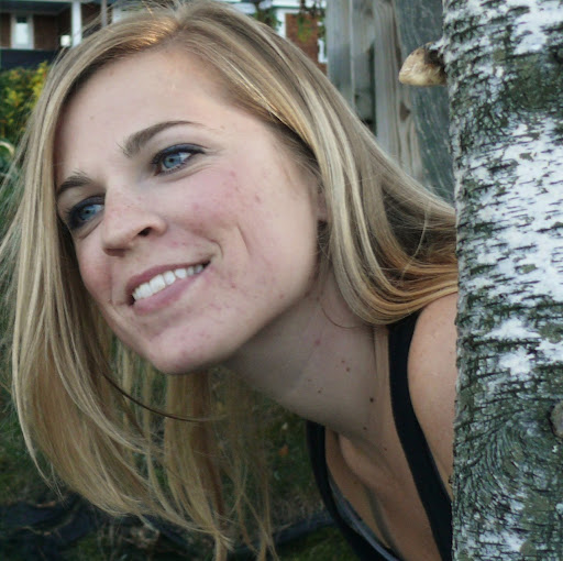 Christina Donahue Photo 20