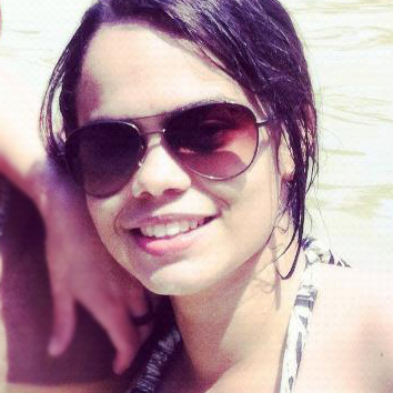Daniella Almeida Photo 14