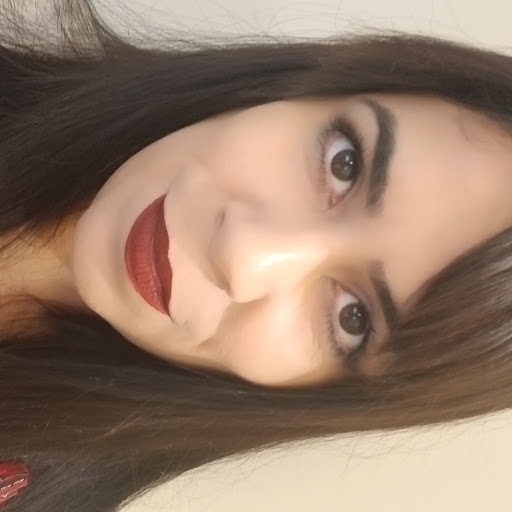 Elizabeth Mercado Photo 31