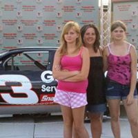 Lisa Doss Photo 17