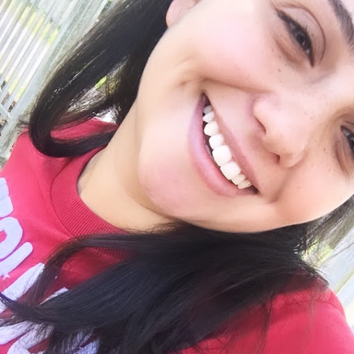 Isabella Santos Photo 35