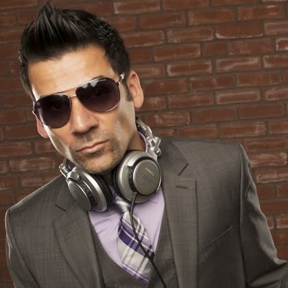 Raymond Rowe Photo 32