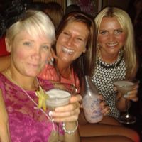 Angela Hutchinson Photo 16