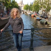 Saundra Roberts Photo 23