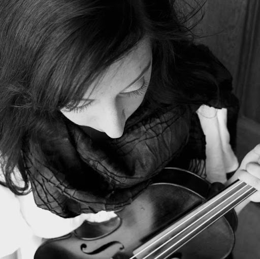 Julia Shannon Photo 15