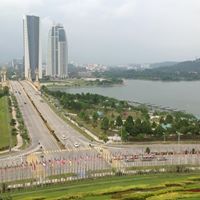 Annie Trinh Photo 25