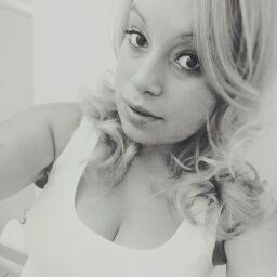 Marie Perez Photo 3