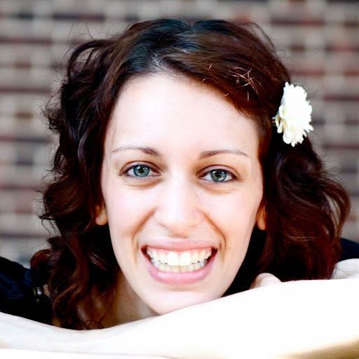 Elizabeth Milburn Photo 15