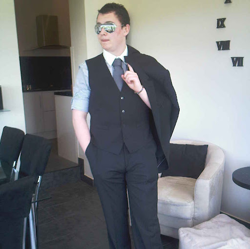 Sean Wilson Photo 60