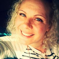 Rachel Askew Photo 14