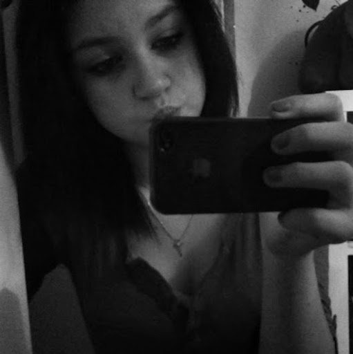 Laura Haller Photo 8