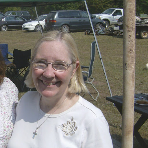 Elizabeth Dudley Photo 32