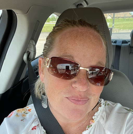 Amber Robins Photo 3