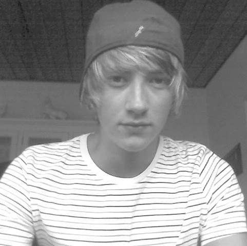 Robin Hines Photo 21