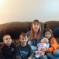 Debbie Larson Photo 34