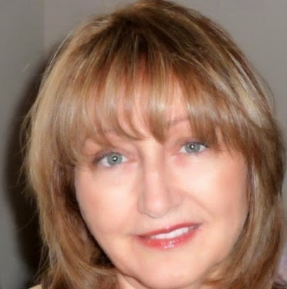 Elizabeth Holt Photo 23