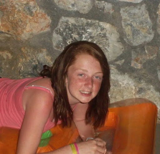 Leah Bennett Photo 26