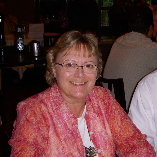 Elizabeth Edmunds Photo 29