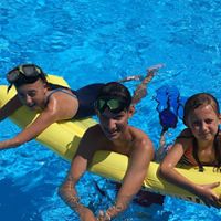 Rebecca Heath Photo 25