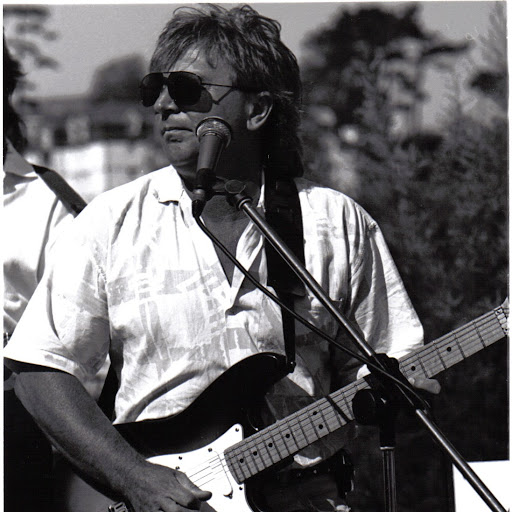 Mark Emery Photo 51