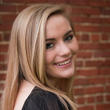 Stacie Monroe Photo 5