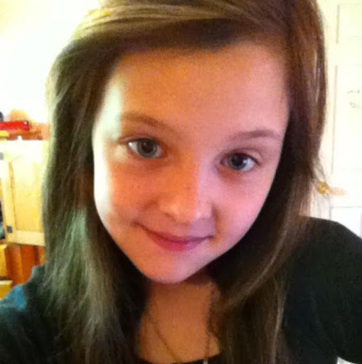 Stephanie Carpenter Photo 32