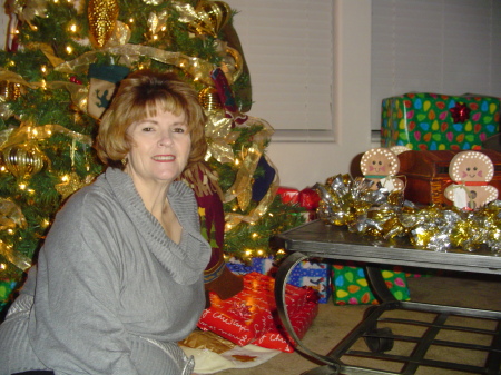 Cynthia James Photo 29