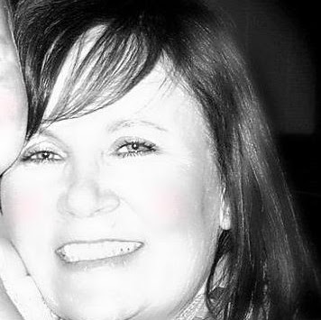 Suzanne Lindsey Photo 12