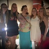 Sara Schneider Photo 8