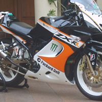 Vicky Alexander Photo 15