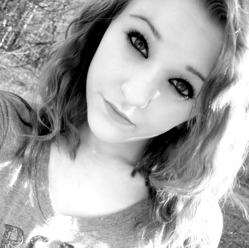 Celia Roberts Photo 10