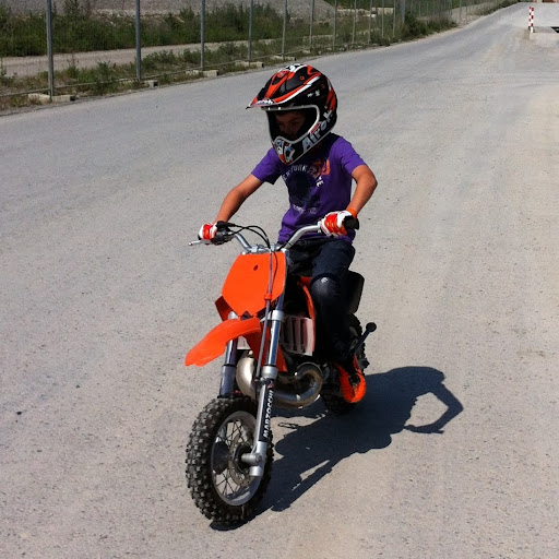 Samuel Alvarez Photo 35