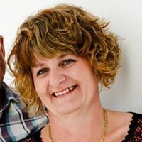 Julie Pickering Photo 23