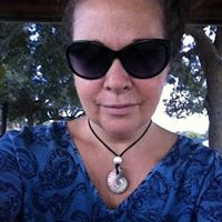 Amy Calvert Photo 17