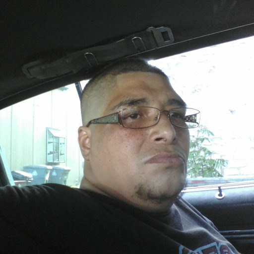 Robert Hernandez Photo 41