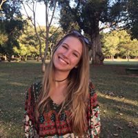 Julia Pfeiffer Photo 31