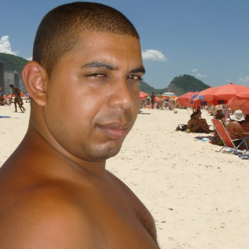 Daniel Cardoso Photo 46