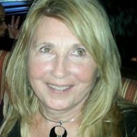 Valerie Holden Photo 8